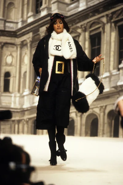 Look 50